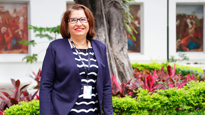 Blanca Escobar, Hospital de Especialidades Teodoro Maldonado Carbo.