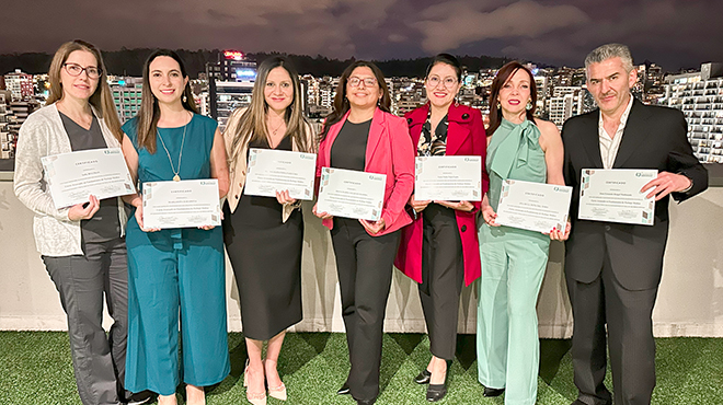 Dra. Sofa Beltrn, Dra. Margarita Barahona, Dra. Alexandra Pez, Dra. Diana Salazar, Dra. Tania Paola Pujos, Dra. Ana de la Pea y Dr. Juan Fernando Rengel.