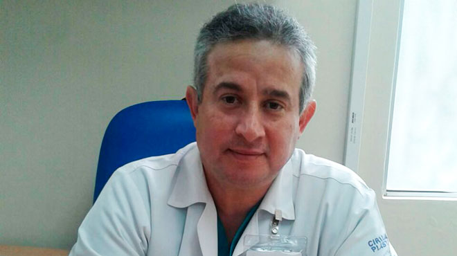 Fernando Quintana, jefe de la Unidad de Quemados del Hospital Luis Vernaza.