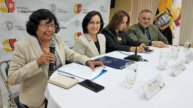 Autoridades presentes en el lanzamiento de la campaa Vacunacin con Responsabilidad y Amor