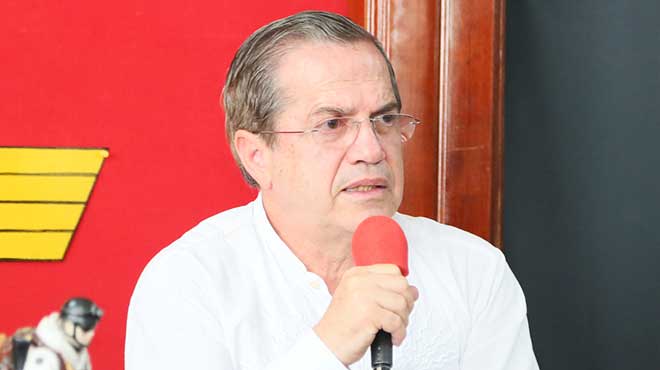 Ricardo Patio, ministro de Defensa.