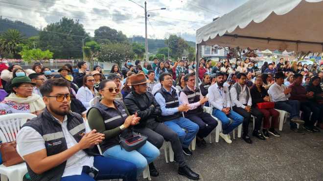 Asistentes a la Ruta por la salud Materno Infantil en Otavalo.