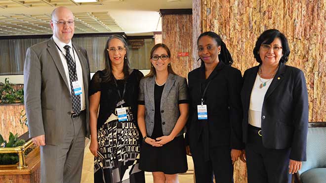 Dean Chambliss (OPS), Reina Roa (Ministerio de Salud de Panam), Vernica Espinosa (MSP), Reeshemah Cheltenham Niles (Ministerio de Salud de Barbados) y Gina Tambini (OPS/OMS Ecuador)