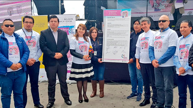 Autoridades participaron en el lanzamiento de la campaa.